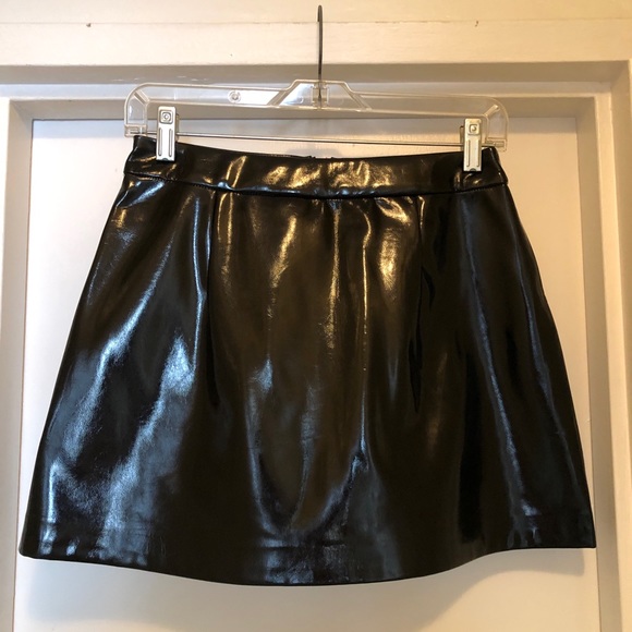 NWT Zara Black PVC Vinyl Mini Skirt M - Picture 2 of 5